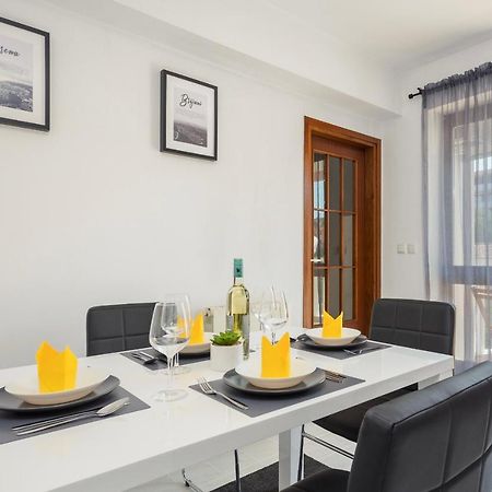 Laveruda Apartment With Balcony And Free Parking プーラ エクステリア 写真