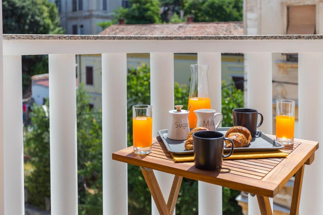 Laveruda Apartment With Balcony And Free Parking プーラ エクステリア 写真