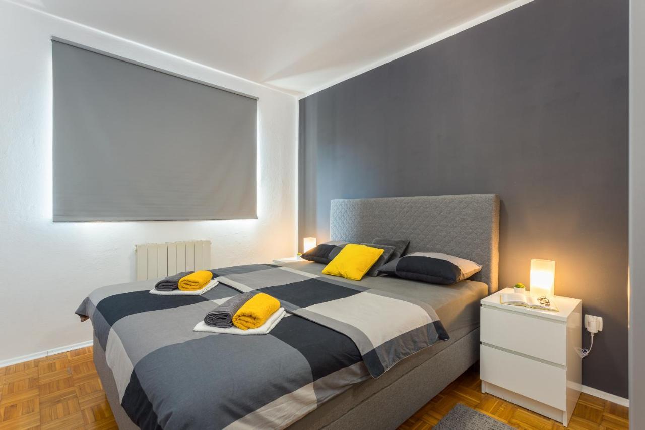 Laveruda Apartment With Balcony And Free Parking プーラ エクステリア 写真