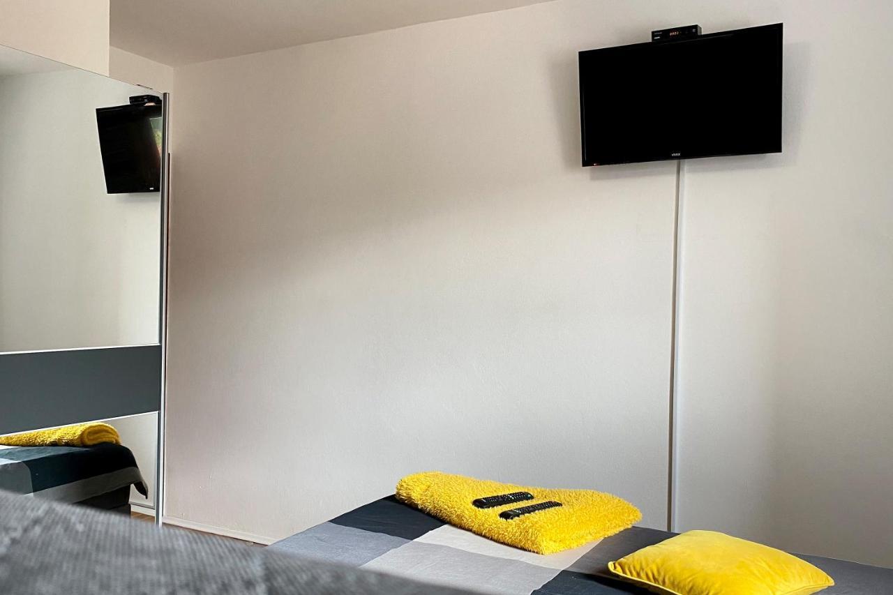 Laveruda Apartment With Balcony And Free Parking プーラ エクステリア 写真